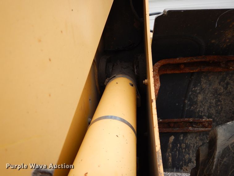 image for item DH2189 2003 John Deere 624H wheel loader