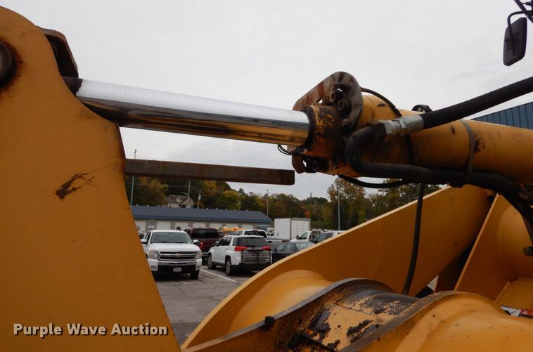 image for item DH2189 2003 John Deere 624H wheel loader