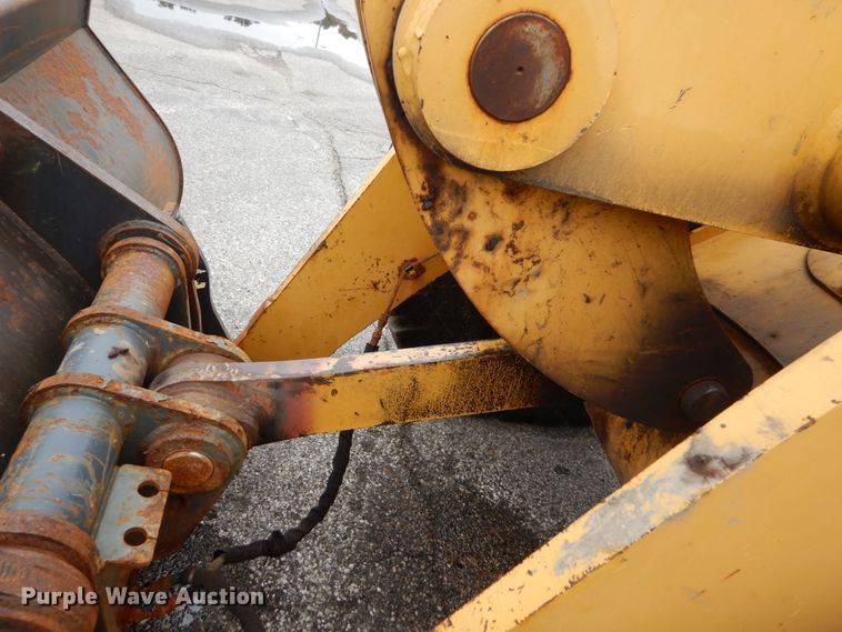 image for item DH2189 2003 John Deere 624H wheel loader