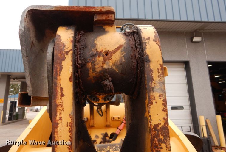 image for item DH2189 2003 John Deere 624H wheel loader