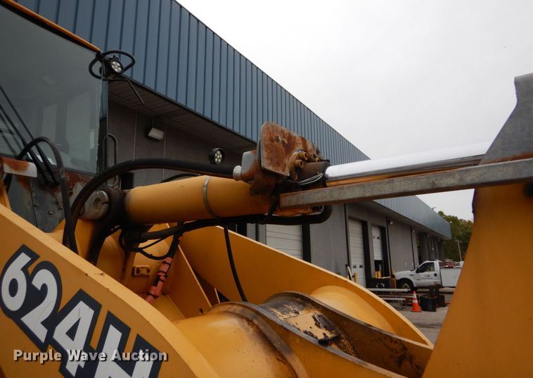 image for item DH2189 2003 John Deere 624H wheel loader