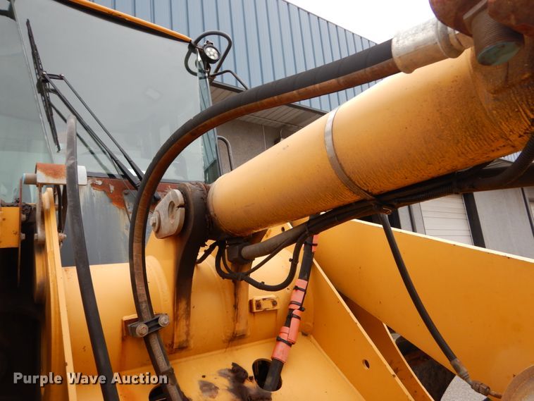 image for item DH2189 2003 John Deere 624H wheel loader