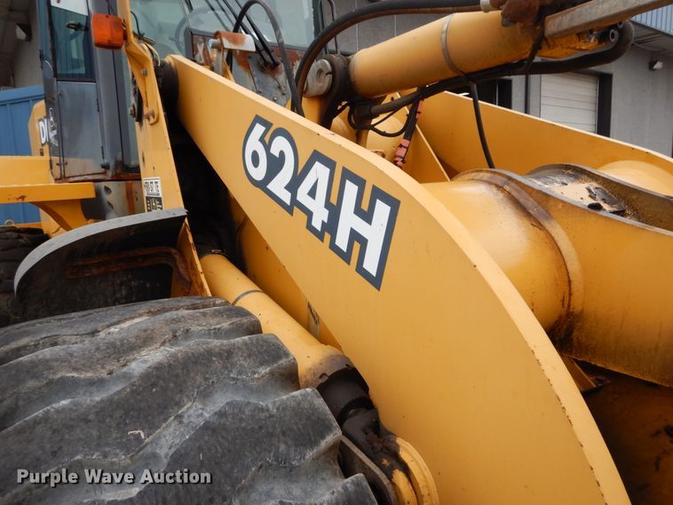 image for item DH2189 2003 John Deere 624H wheel loader