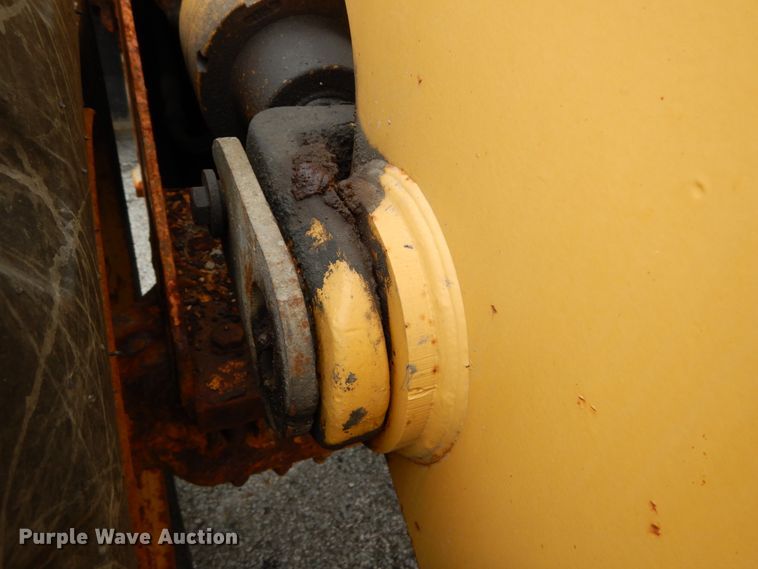 image for item DH2189 2003 John Deere 624H wheel loader