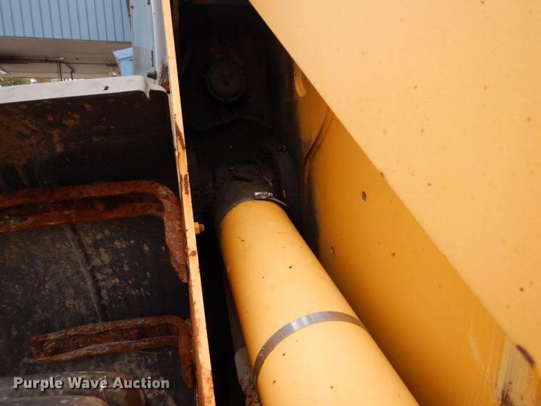 image for item DH2189 2003 John Deere 624H wheel loader