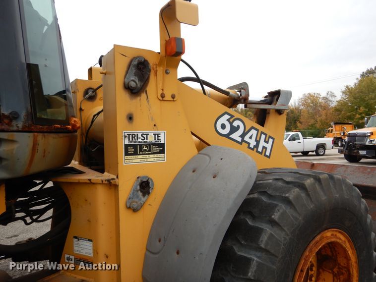 image for item DH2189 2003 John Deere 624H wheel loader