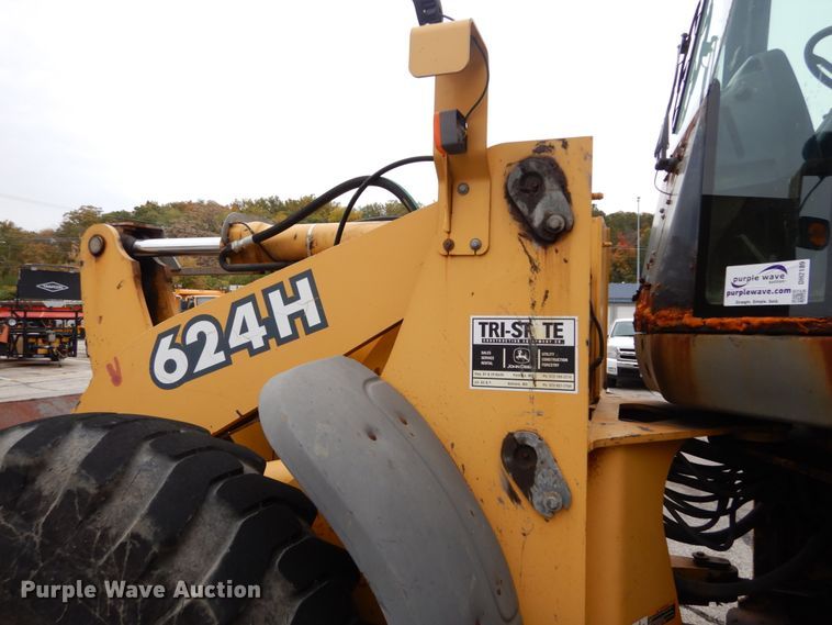 image for item DH2189 2003 John Deere 624H wheel loader