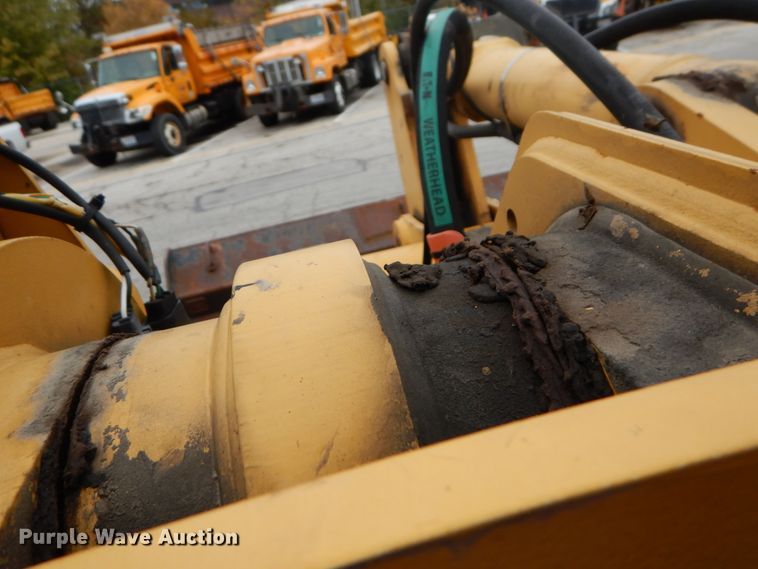 image for item DH2189 2003 John Deere 624H wheel loader