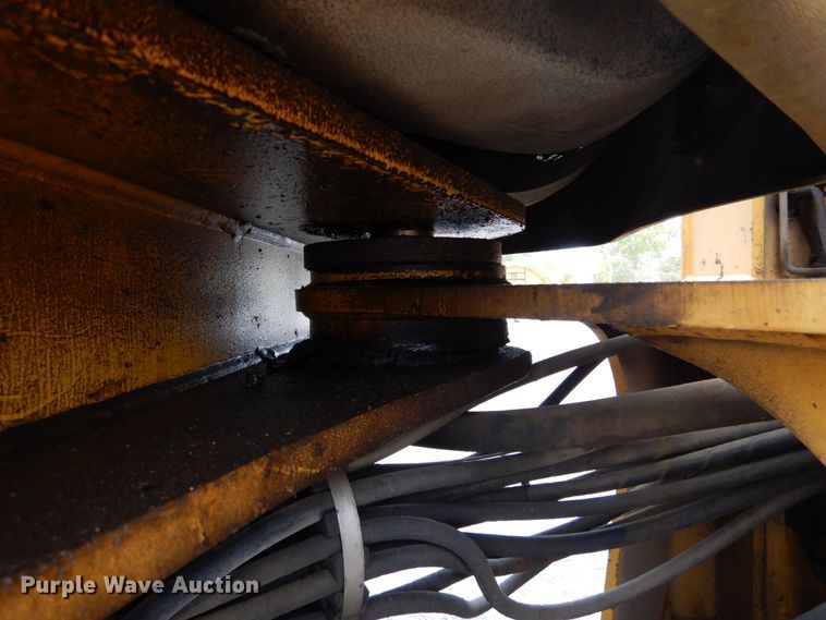 image for item DH2189 2003 John Deere 624H wheel loader