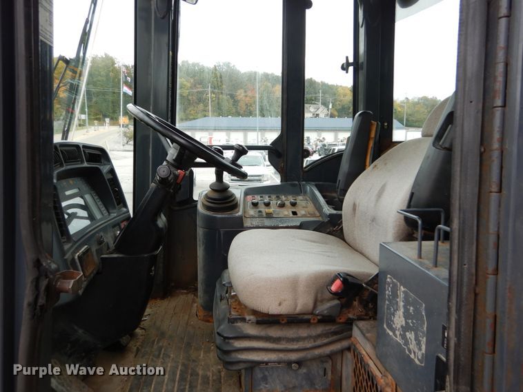 image for item DH2189 2003 John Deere 624H wheel loader