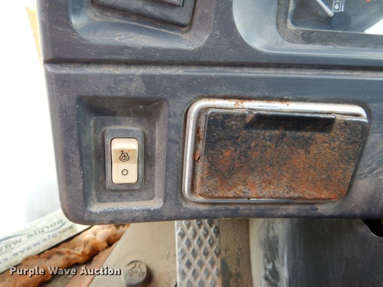 image for item DH2189 2003 John Deere 624H wheel loader