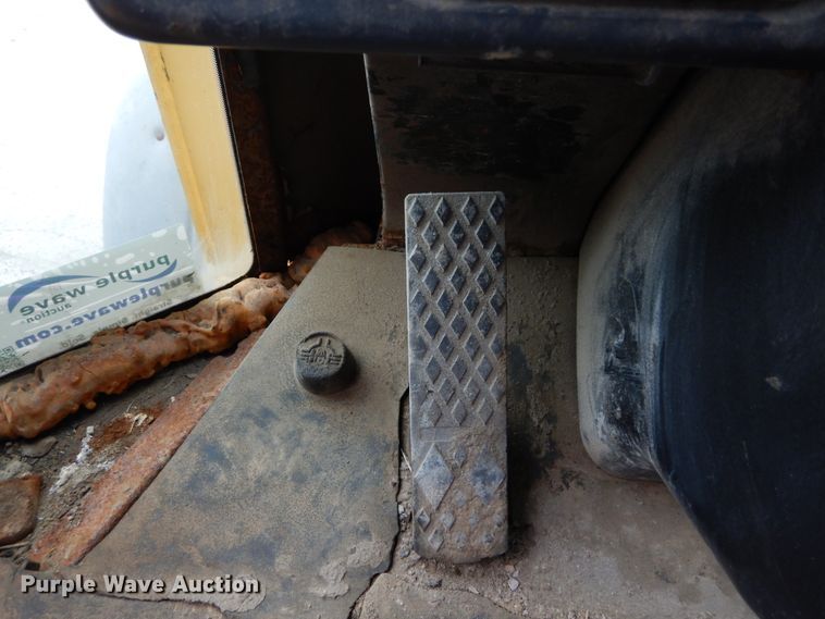 image for item DH2189 2003 John Deere 624H wheel loader