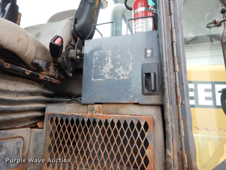 image for item DH2189 2003 John Deere 624H wheel loader