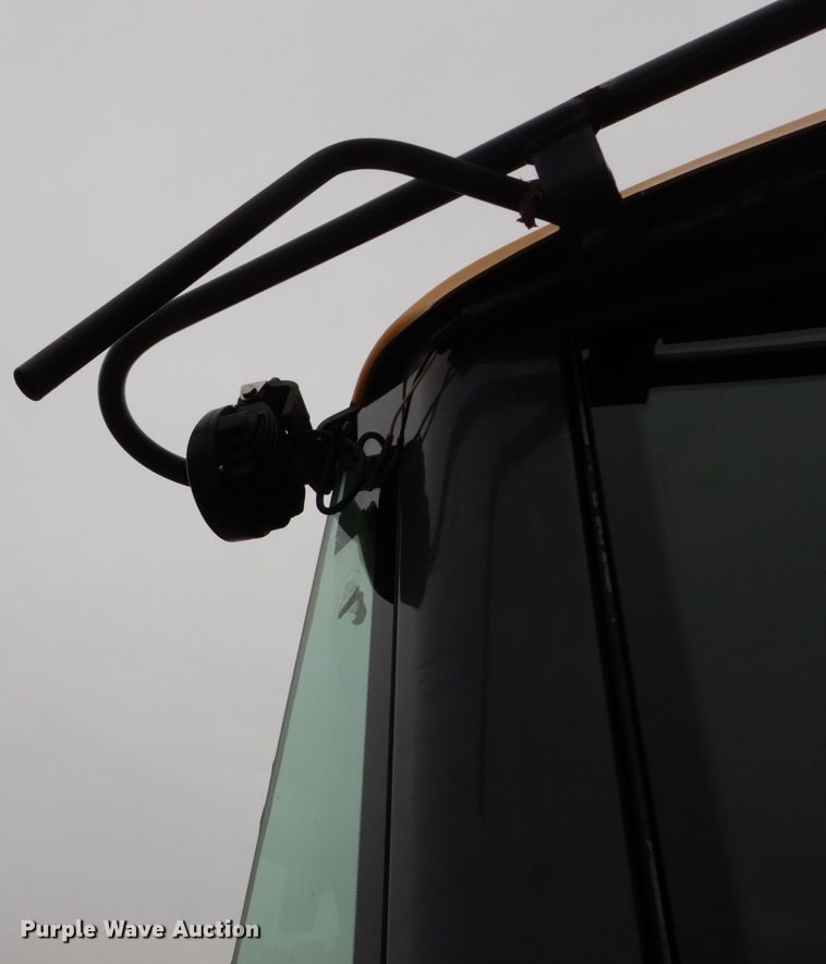 image for item DH2189 2003 John Deere 624H wheel loader