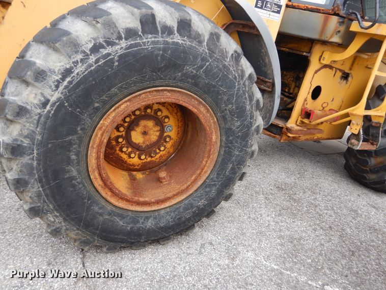 image for item DH2189 2003 John Deere 624H wheel loader