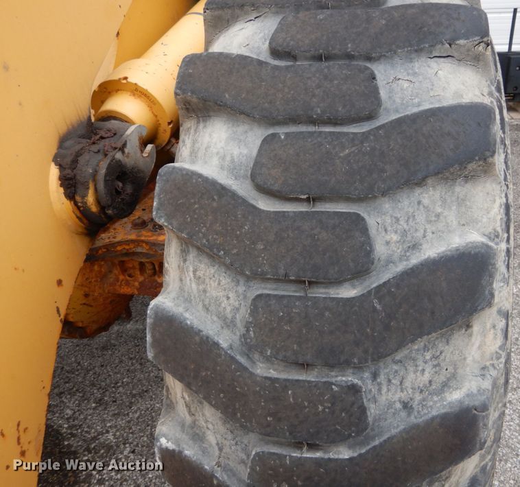 image for item DH2189 2003 John Deere 624H wheel loader