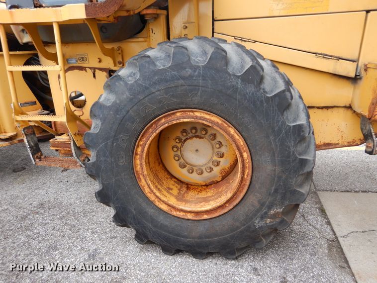 image for item DH2189 2003 John Deere 624H wheel loader