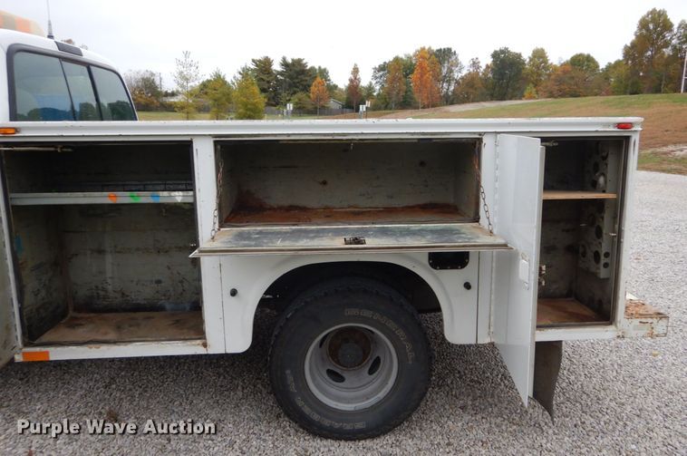 image for item DH2214 2002 Ford F350 Super Duty XL utility bed pickup truck