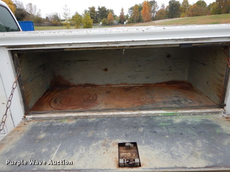 image for item DH2214 2002 Ford F350 Super Duty XL utility bed pickup truck