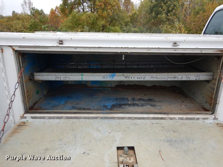 image for item DH2214 2002 Ford F350 Super Duty XL utility bed pickup truck