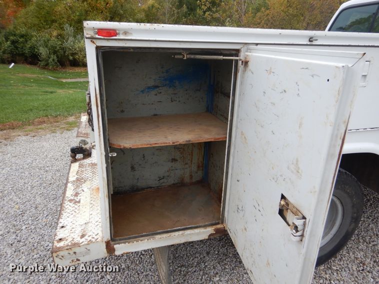 image for item DH2214 2002 Ford F350 Super Duty XL utility bed pickup truck