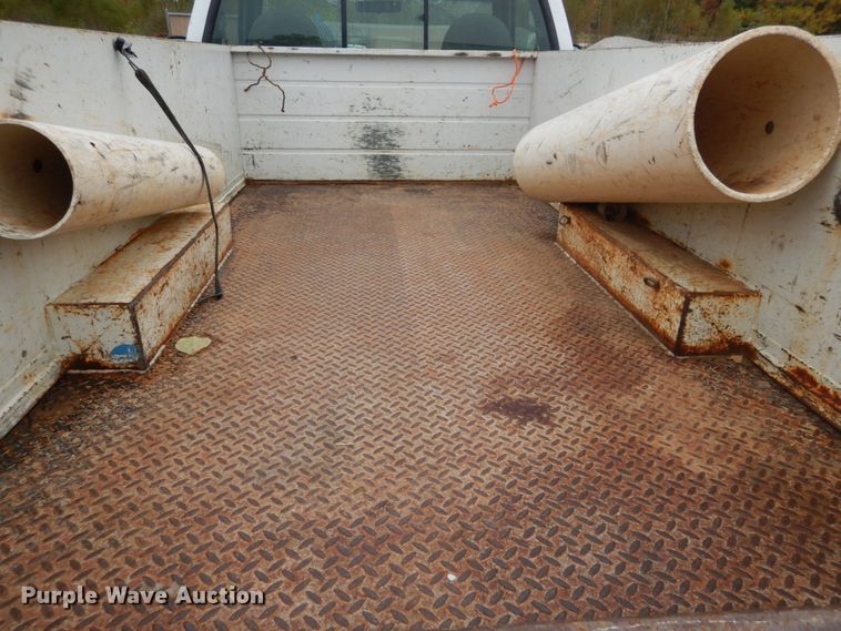 image for item DH2214 2002 Ford F350 Super Duty XL utility bed pickup truck