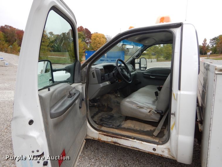 image for item DH2214 2002 Ford F350 Super Duty XL utility bed pickup truck