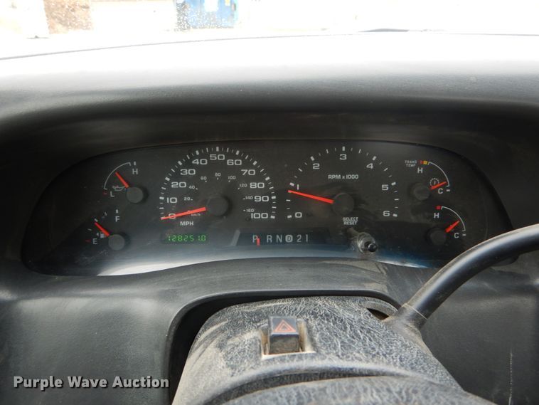 image for item DH2214 2002 Ford F350 Super Duty XL utility bed pickup truck