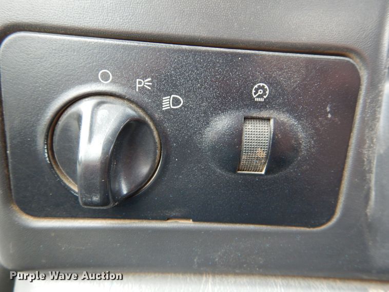 image for item DH2214 2002 Ford F350 Super Duty XL utility bed pickup truck