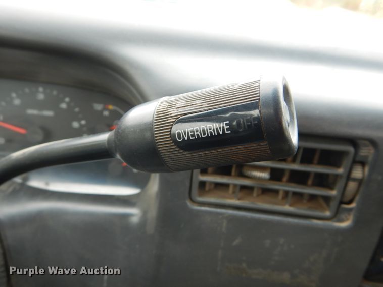 image for item DH2214 2002 Ford F350 Super Duty XL utility bed pickup truck