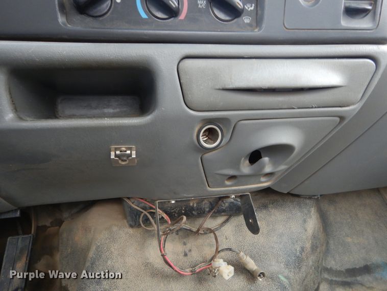 image for item DH2214 2002 Ford F350 Super Duty XL utility bed pickup truck