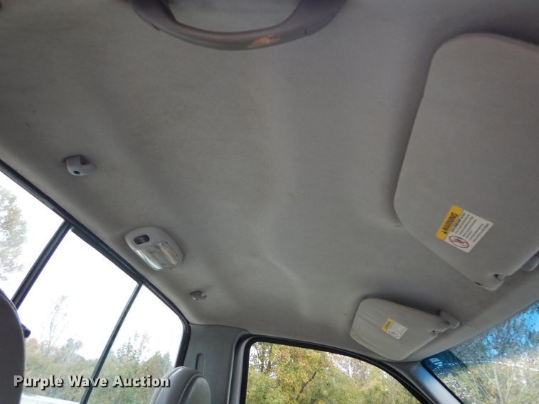 image for item DH2214 2002 Ford F350 Super Duty XL utility bed pickup truck