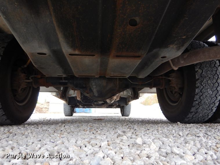 image for item DH2214 2002 Ford F350 Super Duty XL utility bed pickup truck