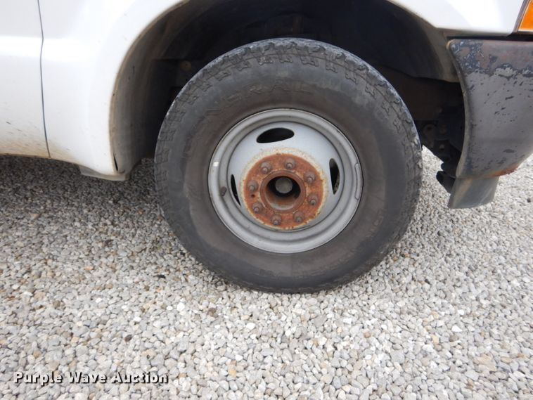 image for item DH2214 2002 Ford F350 Super Duty XL utility bed pickup truck