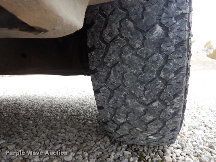 image for item DH2214 2002 Ford F350 Super Duty XL utility bed pickup truck