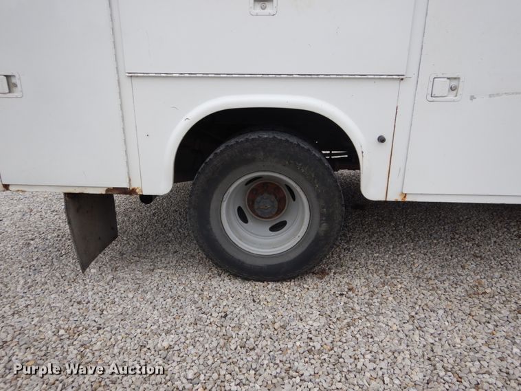 image for item DH2214 2002 Ford F350 Super Duty XL utility bed pickup truck