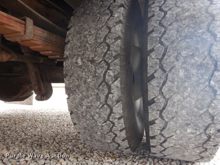 image for item DH2214 2002 Ford F350 Super Duty XL utility bed pickup truck