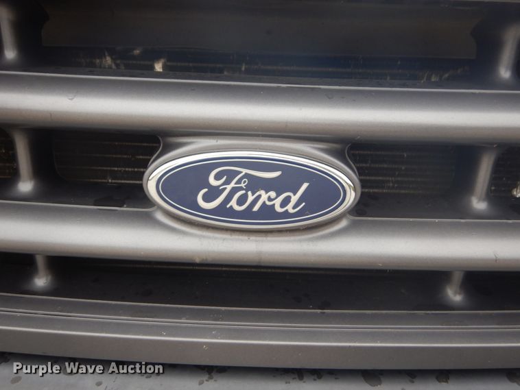 image for item DH2214 2002 Ford F350 Super Duty XL utility bed pickup truck