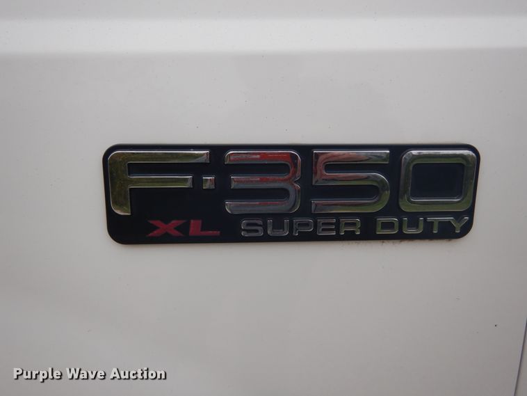 image for item DH2214 2002 Ford F350 Super Duty XL utility bed pickup truck