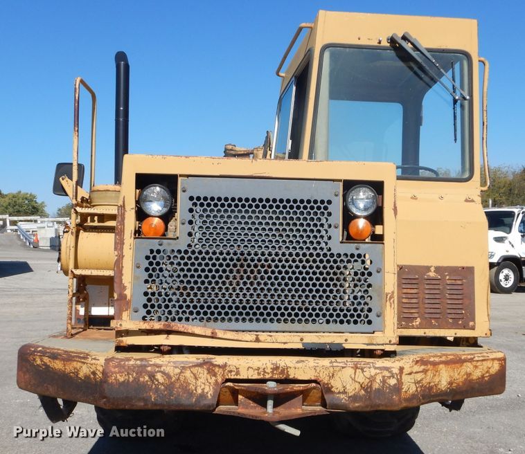 image for item DH2636 1987 Caterpillar 613C elevating scraper