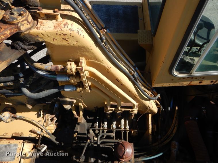 image for item DH2636 1987 Caterpillar 613C elevating scraper