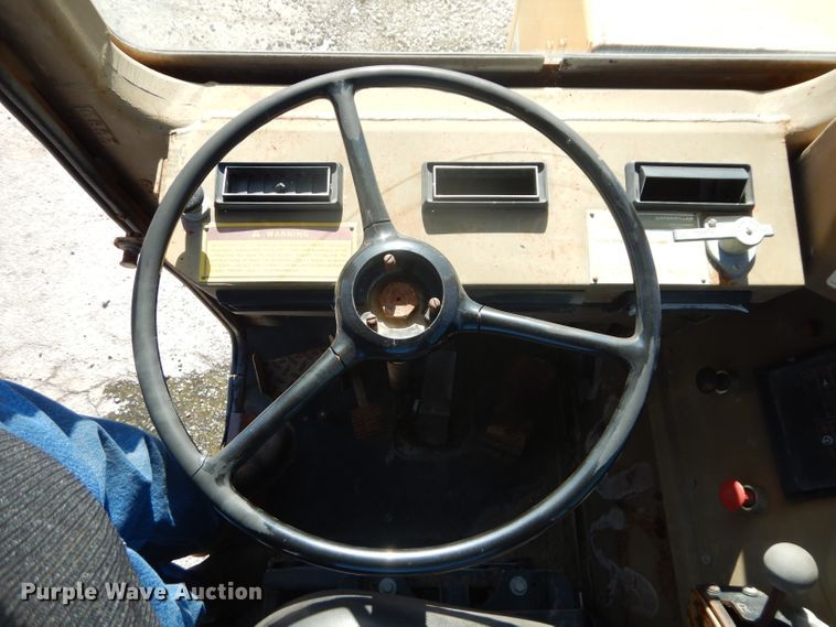 image for item DH2636 1987 Caterpillar 613C elevating scraper