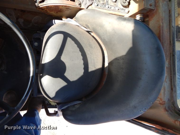 image for item DH2636 1987 Caterpillar 613C elevating scraper