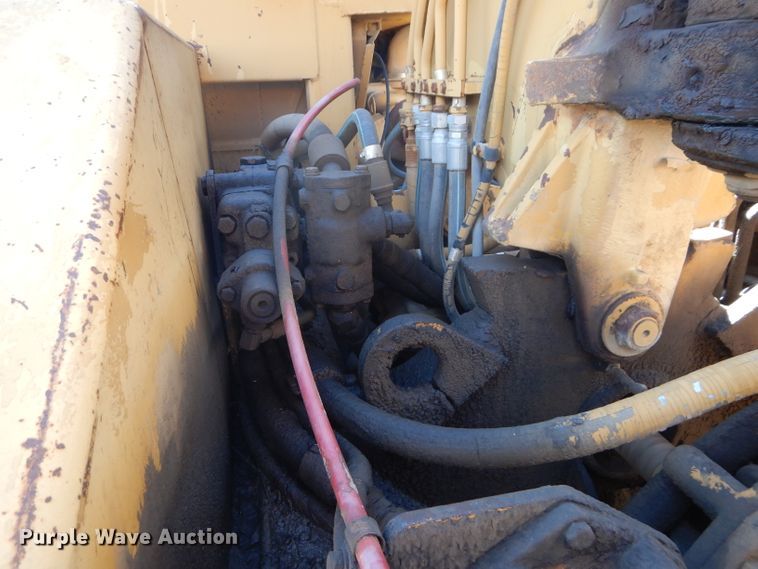 image for item DH2636 1987 Caterpillar 613C elevating scraper