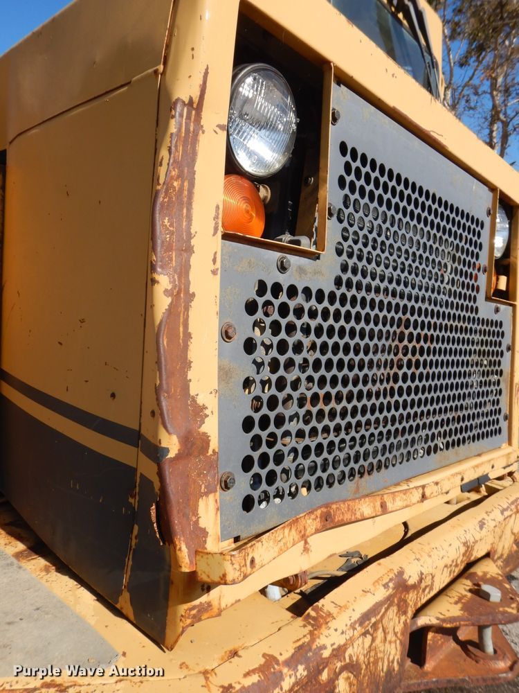 image for item DH2636 1987 Caterpillar 613C elevating scraper