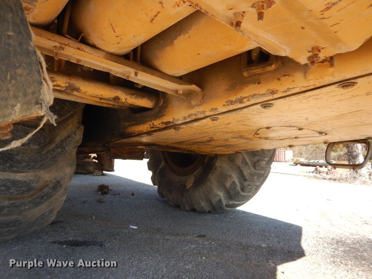 image for item DH2636 1987 Caterpillar 613C elevating scraper