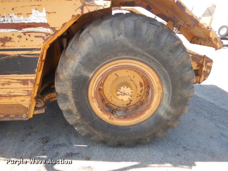 image for item DH2636 1987 Caterpillar 613C elevating scraper