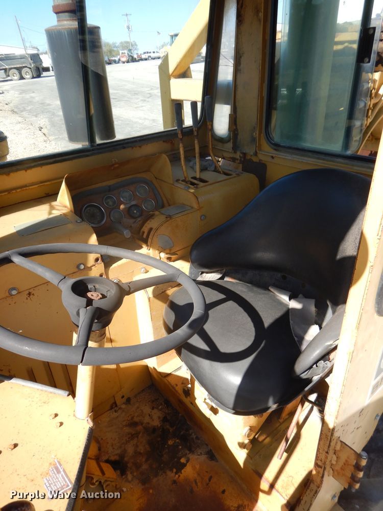 image for item DH2637 1972 Caterpillar 613 elevating scraper