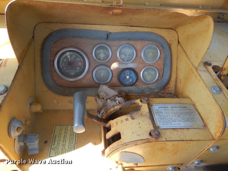 image for item DH2637 1972 Caterpillar 613 elevating scraper