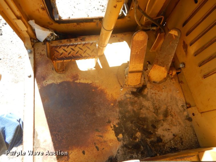 image for item DH2637 1972 Caterpillar 613 elevating scraper